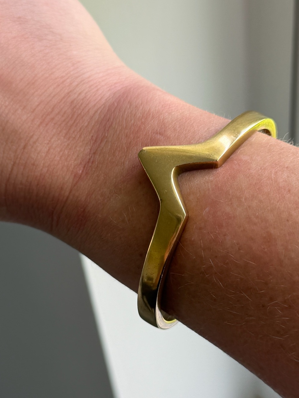 Vintage Gold V-Shaped Women's Bracelet
